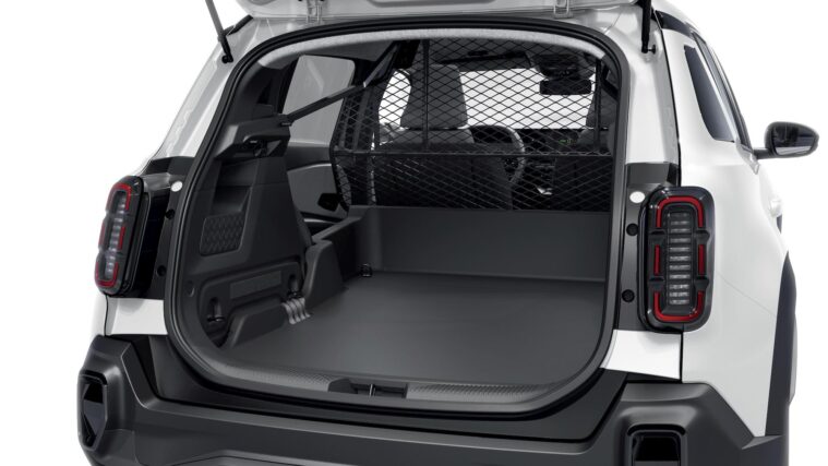 Renault-4-E-Tech-electric-version-Societ